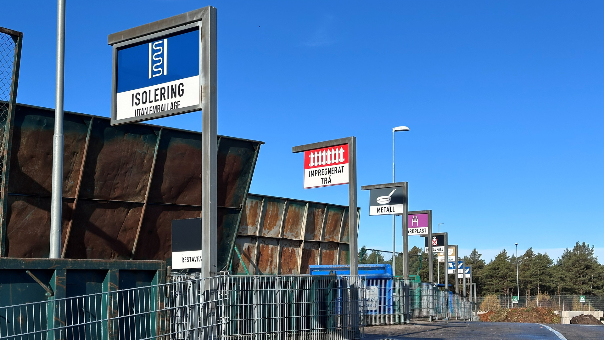 Nya öppettider för tre återvinningscentraler från årsskiftet